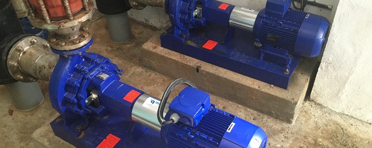 Remplacement des pompes de la piscine de Desaix